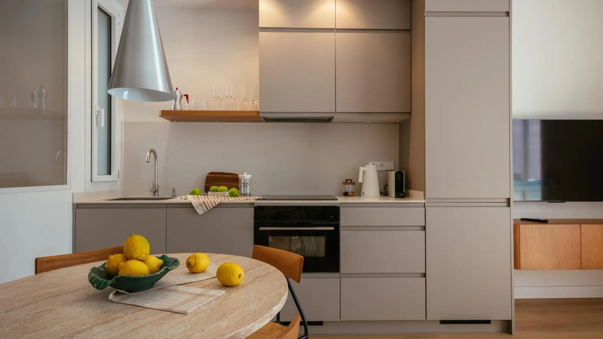 Newly Renovated Stylish Eixample - Great Location Apartamento Barcelona 0*,  Espanha