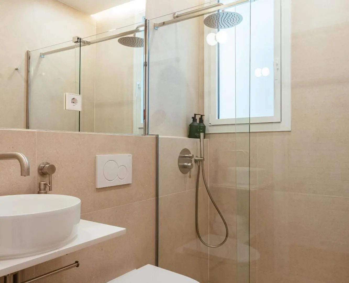 Newly Renovated Stylish Eixample - Great Location Apartment Barcelona Spain